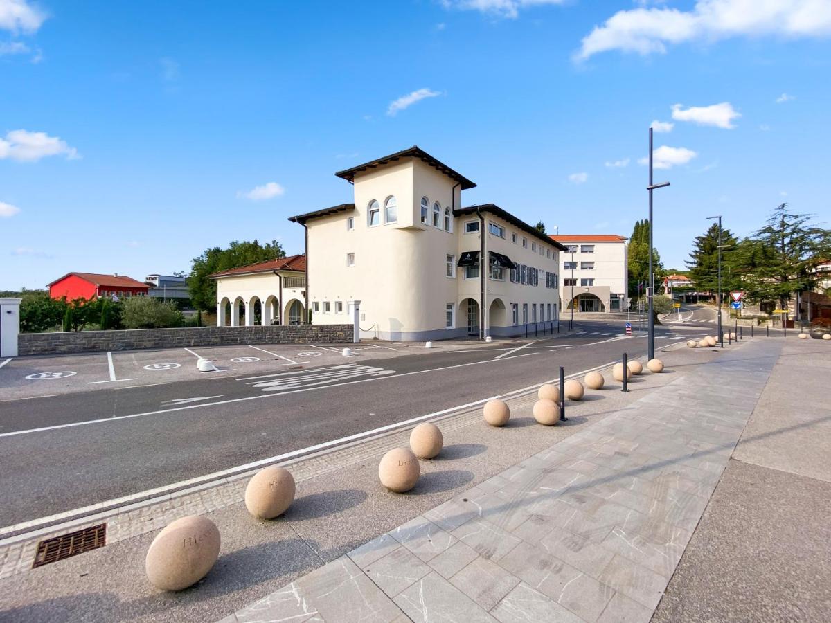 Toscanina Garni Hotel Dobrovo Exterior foto